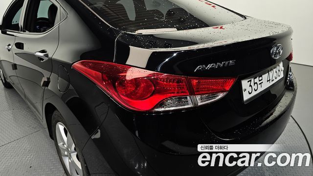 Hyundai AVANTE 2013 — photo 9