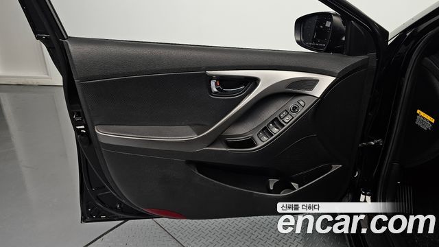 Hyundai AVANTE 2013 — photo 14