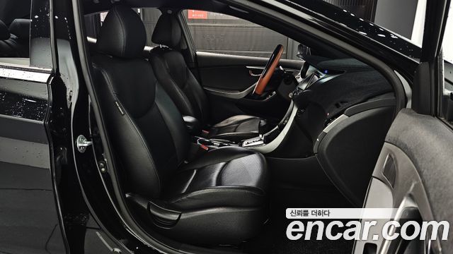 Hyundai AVANTE 2013 — photo 16