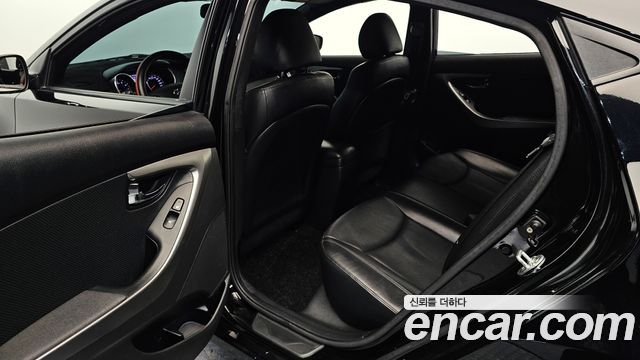 Hyundai AVANTE 2013 — photo 27