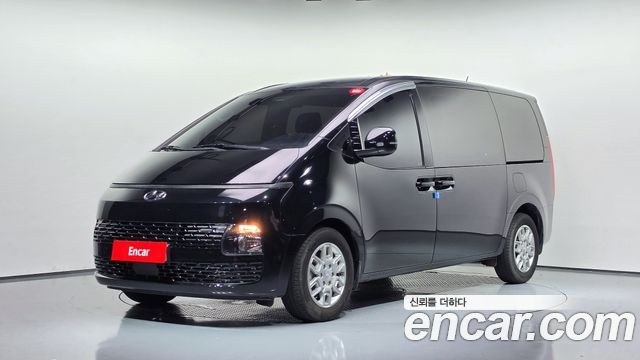 Hyundai Staria 2024 — photo 1