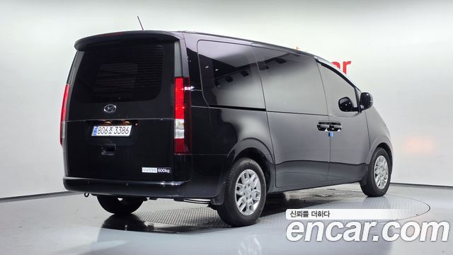 Hyundai Staria 2024 — photo 2