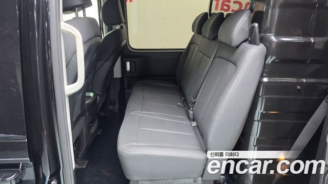 Hyundai Staria 2024 — photo 11