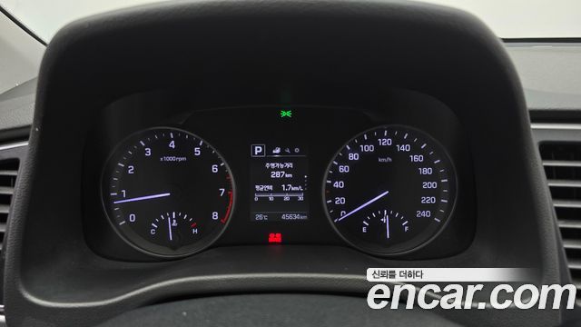Hyundai AVANTE 2017 — photo 11