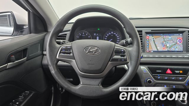 Hyundai AVANTE 2017 — photo 20