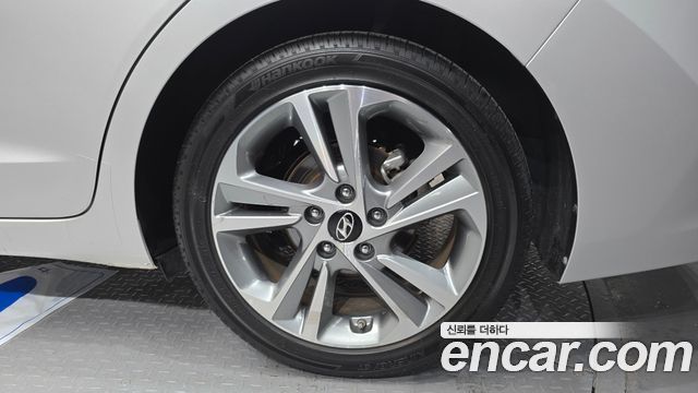 Hyundai AVANTE 2017 — photo 7