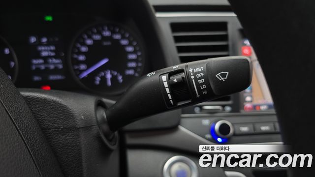 Hyundai AVANTE 2017 — photo 27