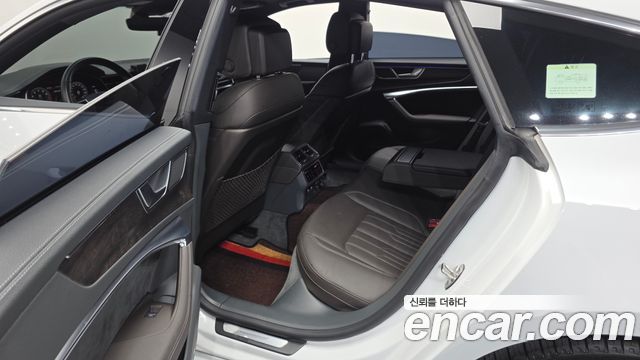 Audi A7 2020 — photo 18