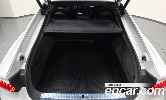 Audi A7 2020 — photo 25