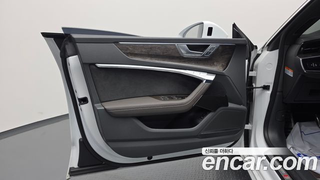Audi A7 2020 — photo 14