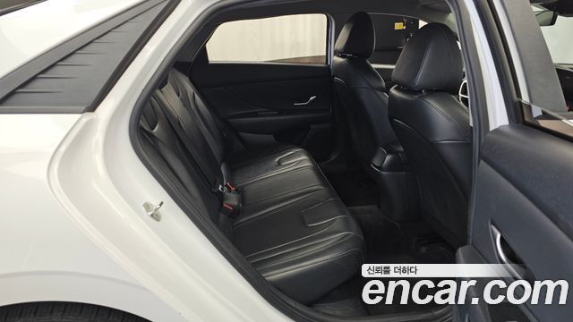 Hyundai AVANTE 2022 — photo 12