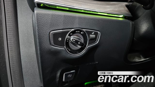 Mercedes-Benz CLS-Class 2022 — photo 28