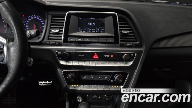 Hyundai Sonata 2018 — photo 14