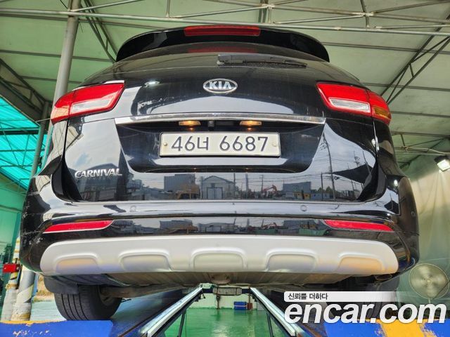 Kia Canival 2018 — photo 2