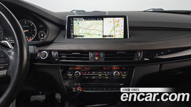 BMW X5 2017 — photo 19