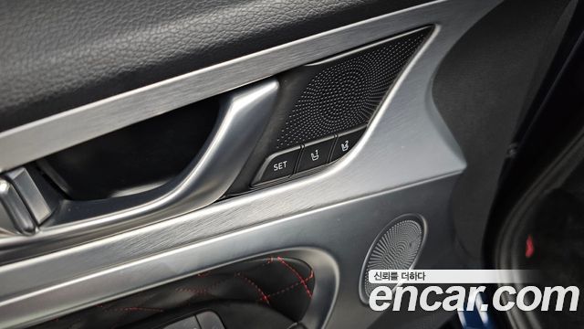 Genesis G70 2019 — photo 26