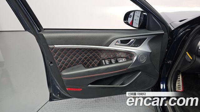 Genesis G70 2019 — photo 14