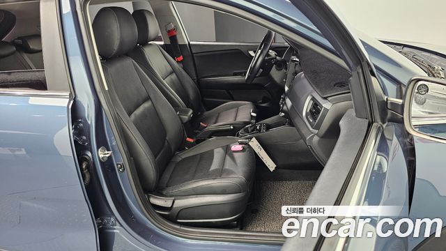 Kia Stonic 2019 — photo 13