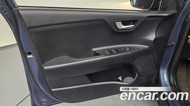 Kia Stonic 2019 — photo 14