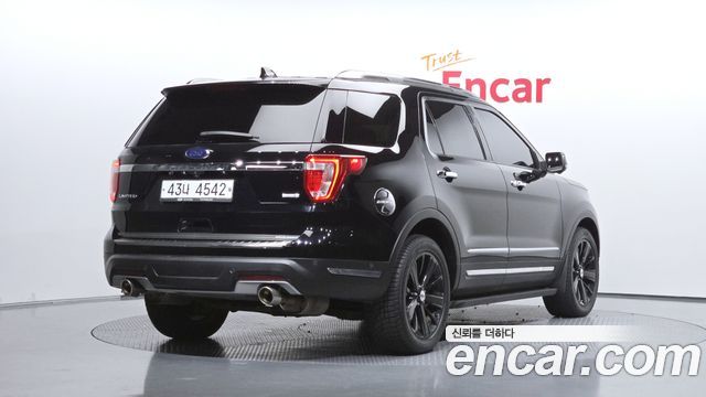 Ford Explorer 2018 — photo 2