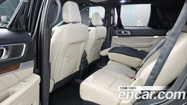 Ford Explorer 2018 — photo 18