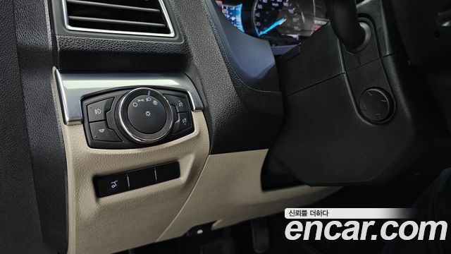 Ford Explorer 2018 — photo 20