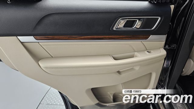 Ford Explorer 2018 — photo 15