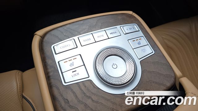 Genesis G80 2022 — photo 12