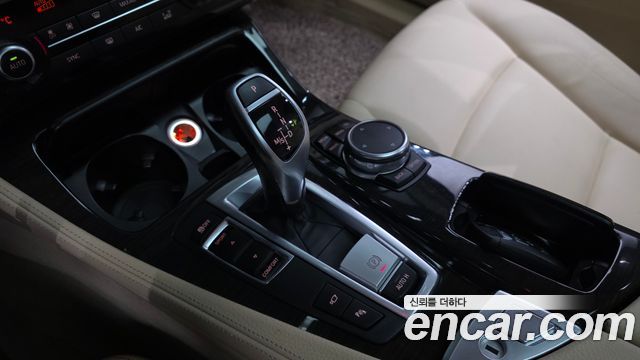 BMW 5-Series 2015 — photo 12