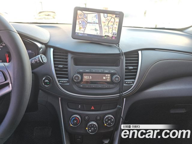 Chevrolet Korea Trax 2018 — photo 12