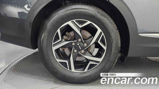 Kia Sportage 2023 — photo 5