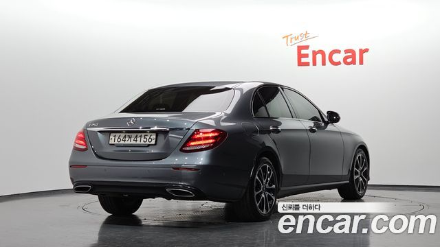 Mercedes-Benz E-Class 2020 — photo 2