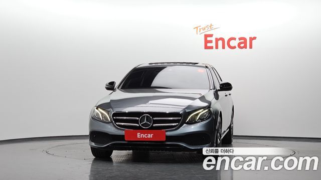 Mercedes-Benz E-Class 2020 — photo 3