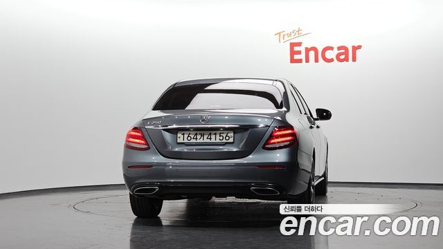 Mercedes-Benz E-Class 2020 — photo 4