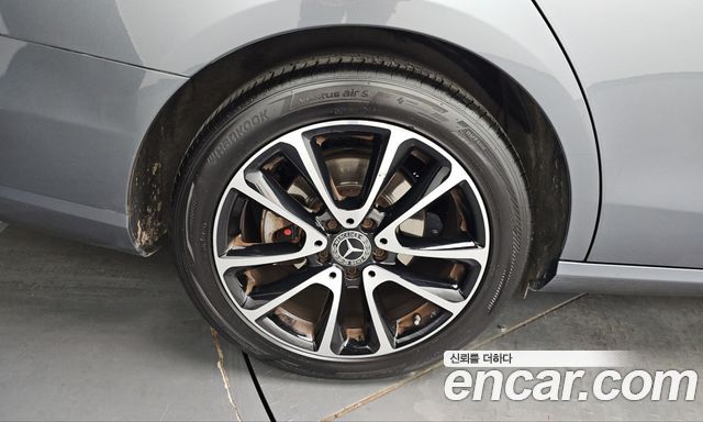 Mercedes-Benz E-Class 2020 — photo 5