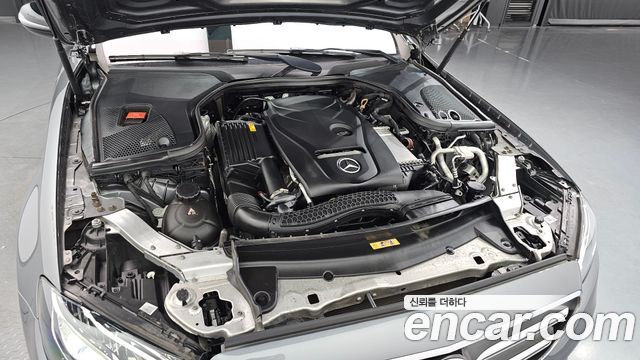 Mercedes-Benz E-Class 2020 — photo 6