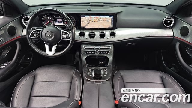 Mercedes-Benz E-Class 2020 — photo 10