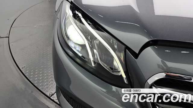 Mercedes-Benz E-Class 2020 — photo 8