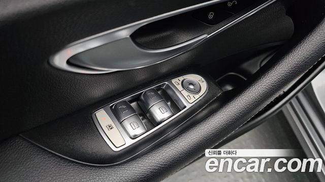 Mercedes-Benz E-Class 2020 — photo 27