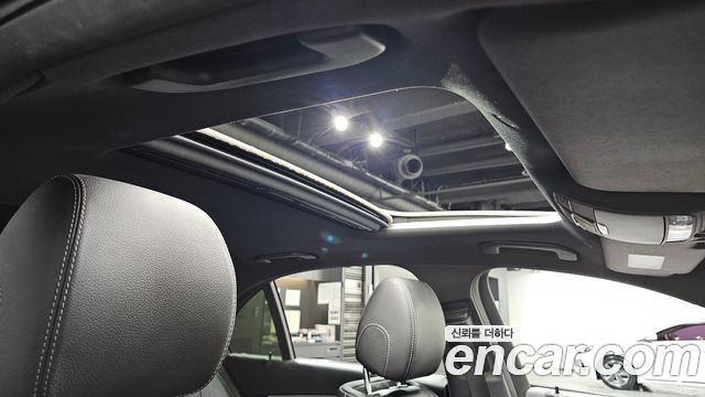 Mercedes-Benz E-Class 2020 — photo 28