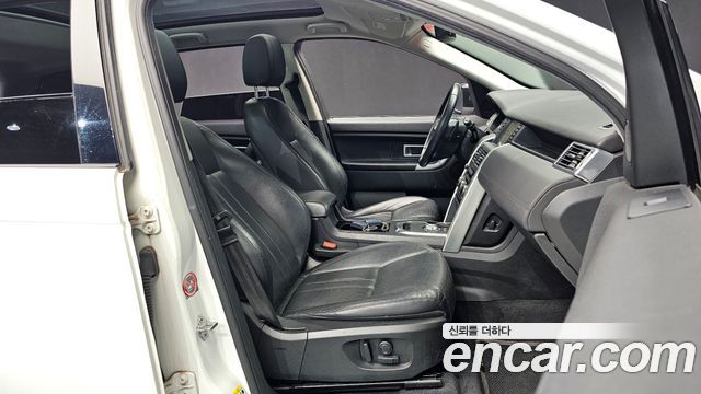Land Rover Discovery Sport 2016 — photo 12