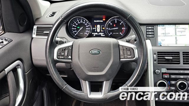 Land Rover Discovery Sport 2016 — photo 13