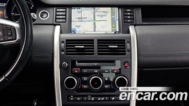 Land Rover Discovery Sport 2016 — photo 14