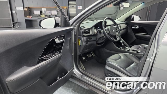 Kia Niro 2018 — photo 13