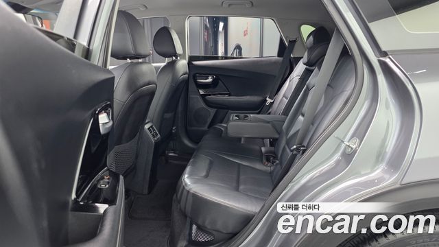 Kia Niro 2018 — photo 18