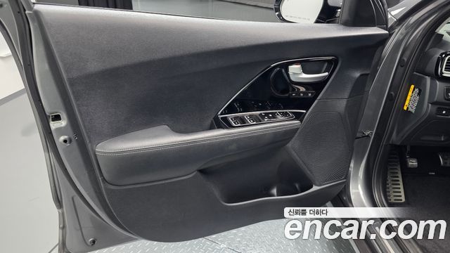 Kia Niro 2018 — photo 14