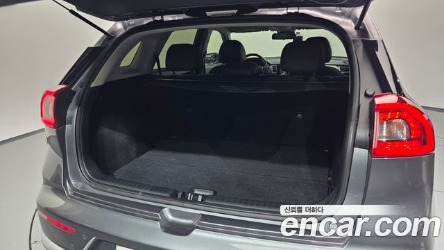 Kia Niro 2018 — photo 33