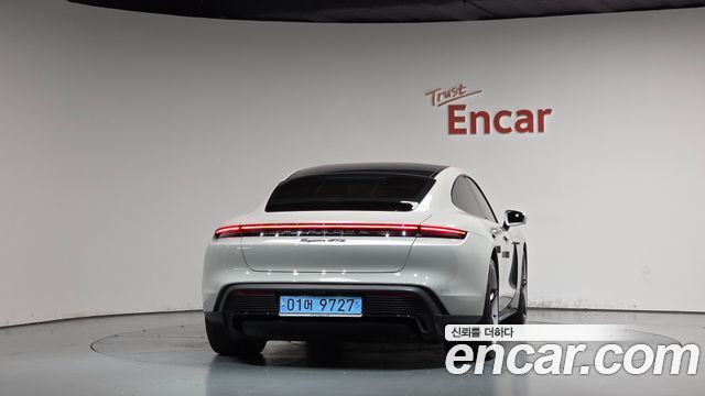 Porsche Taycan 2023 — photo 4