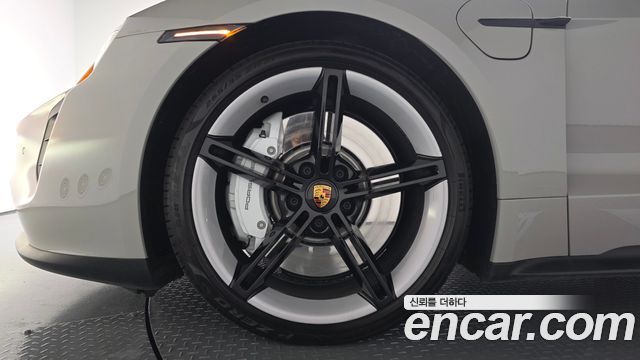 Porsche Taycan 2023 — photo 5
