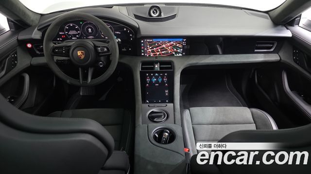 Porsche Taycan 2023 — photo 10